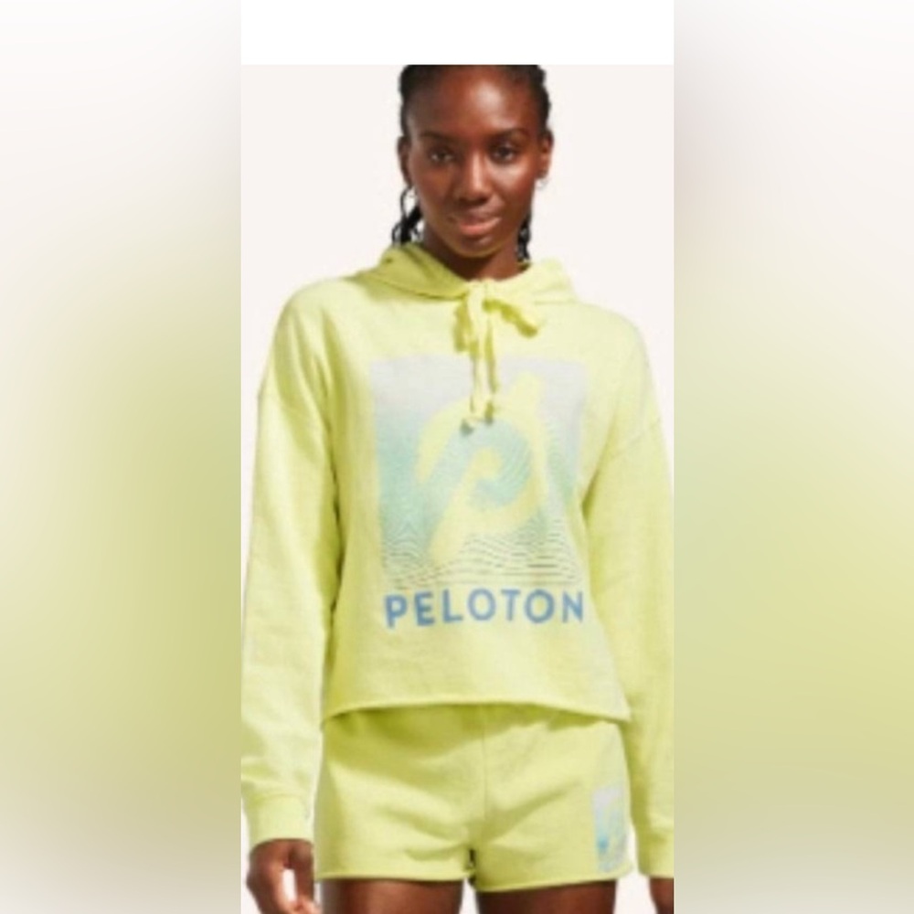 Cropped Peloton Hooded Sweatshirt
Size XL